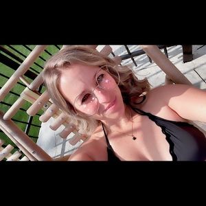 Meet your Posher, Rebecca